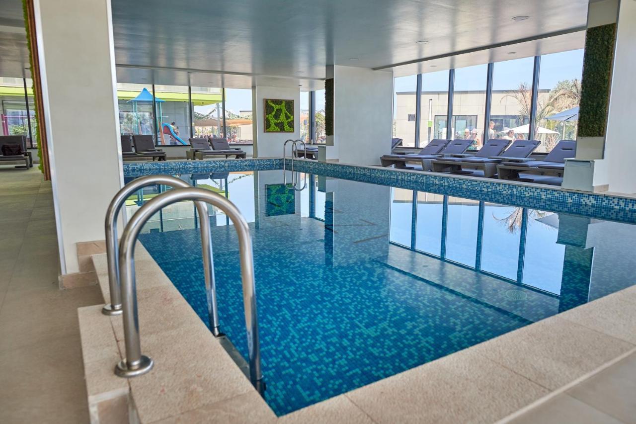 Sara Blu Apartment Spa And Pool Beach Resort Mamaia Exterior photo